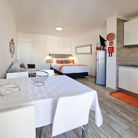 Estudio Da Rocha Peachy