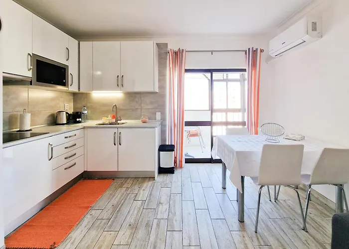 Estudio Da Rocha Peachy * ポルティマン